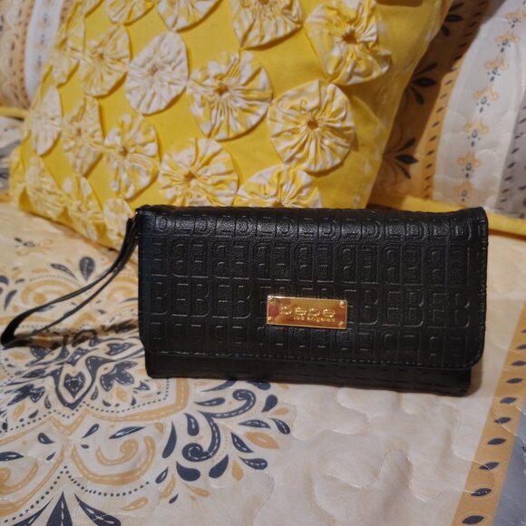 "bebe" Wallet - Picture 2 of 4